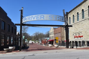 river street sign batavia stores