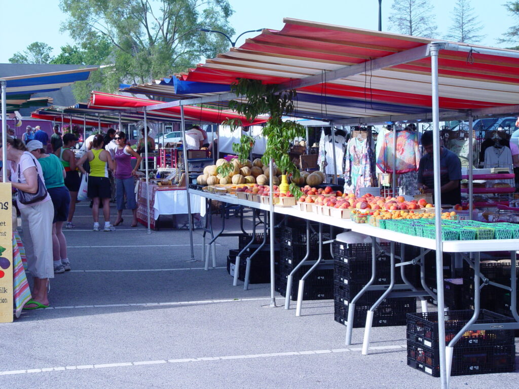 outdoor farmers' market